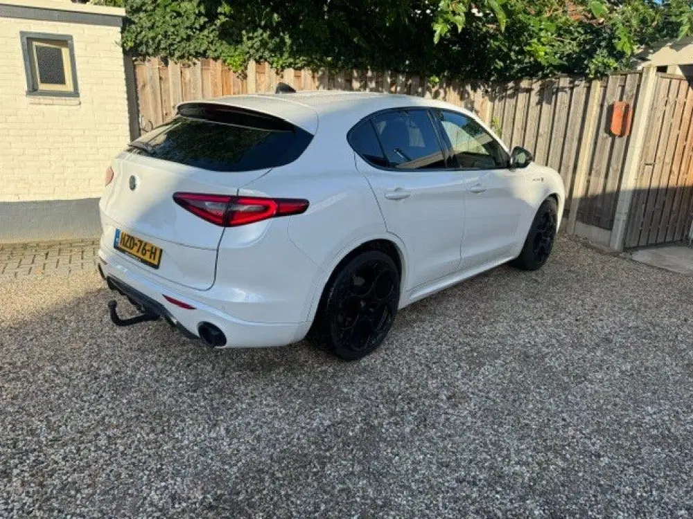 Alfa Romeo Stelvio 2.0 T AWD VELOCE TI uit 2021, foto 3
