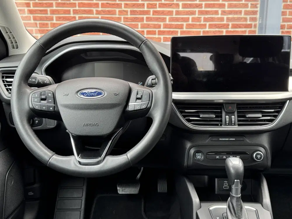 Ford Focus 1.0 EcoBoost Hybrid Titanium uit 2023, foto 9
