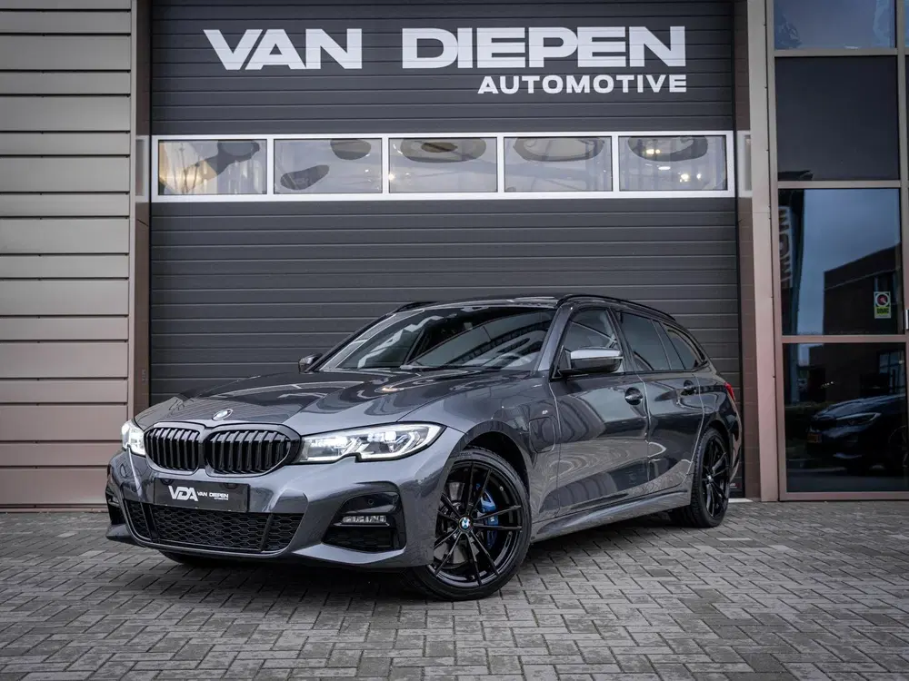 BMW 3-serie 330e High Executive uit 2021
