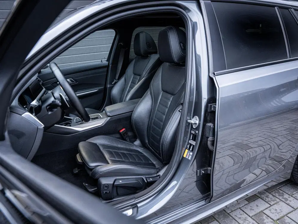 BMW 3-serie 330e High Executive uit 2021, foto 12