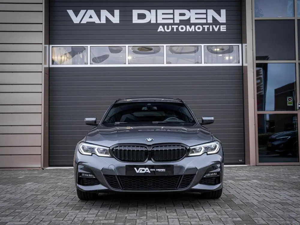 BMW 3-serie 330e High Executive uit 2021, foto 3
