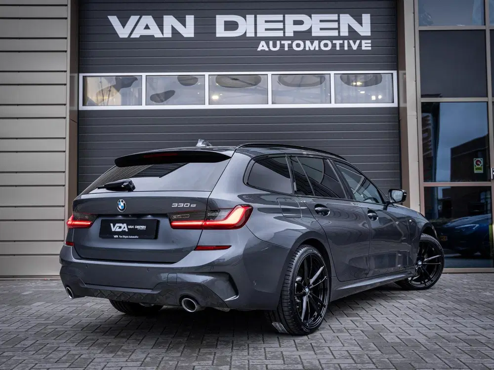 BMW 3-serie 330e High Executive uit 2021, foto 6