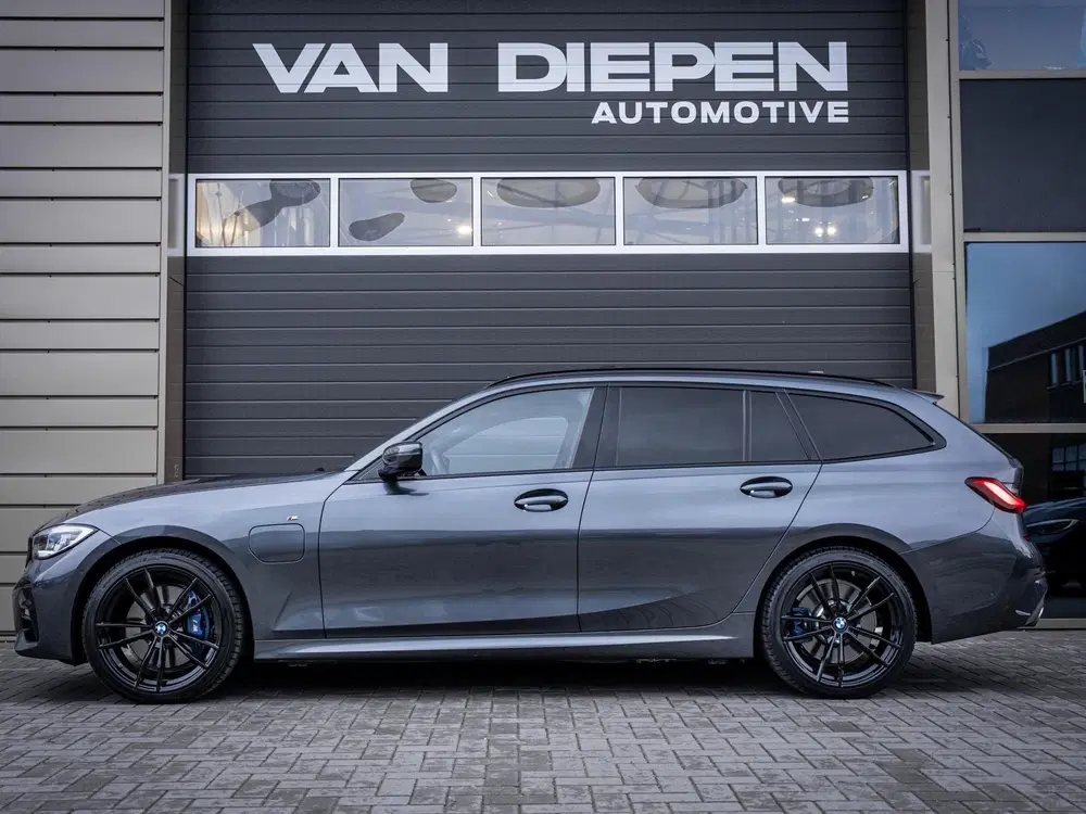 BMW 3-serie 330e High Executive uit 2021, foto 9