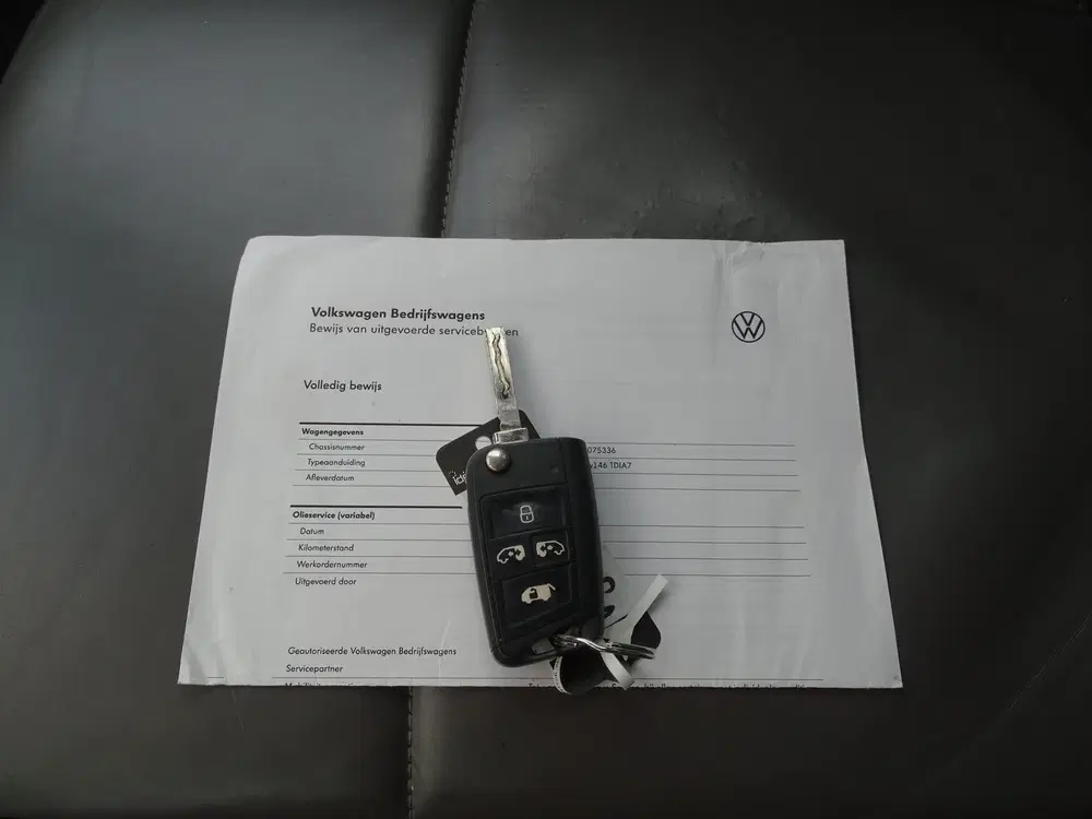 Volkswagen Transporter 2.0 TDI L2H1 30 DC Bulli 200PK uit 2021, foto 13