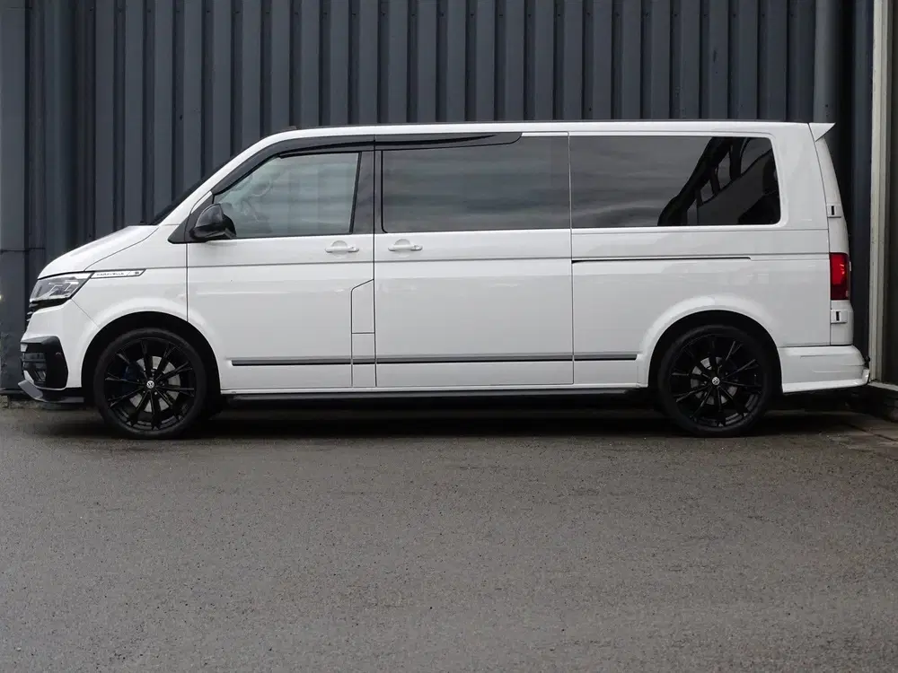 Volkswagen Transporter 2.0 TDI L2H1 30 DC Bulli 200PK uit 2021, foto 2
