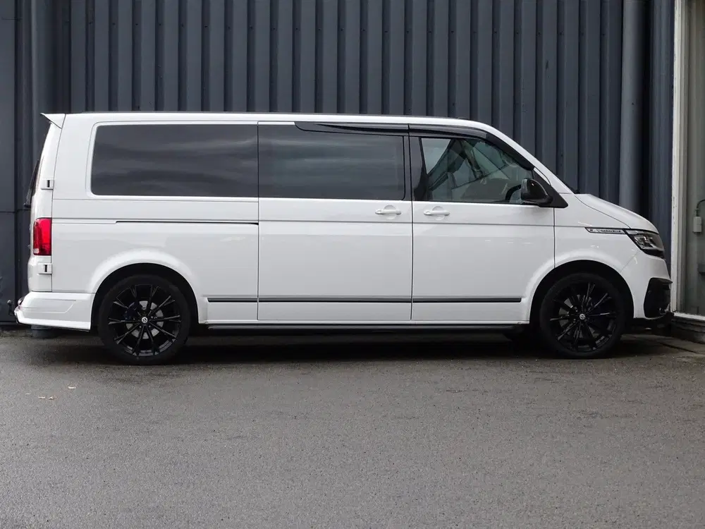 Volkswagen Transporter 2.0 TDI L2H1 30 DC Bulli 200PK uit 2021, foto 4