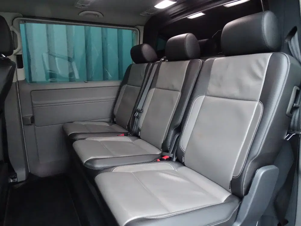 Volkswagen Transporter 2.0 TDI L2H1 30 DC Bulli 200PK uit 2021, foto 7