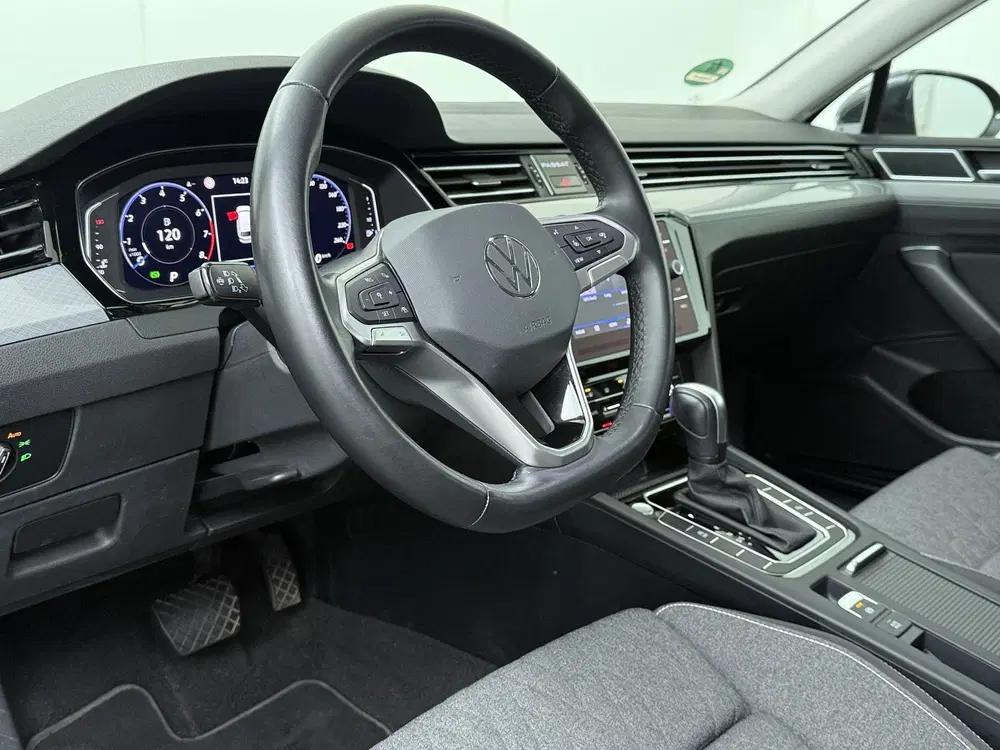 Volkswagen Passat 1.5 TSI Business uit 2022, foto 7