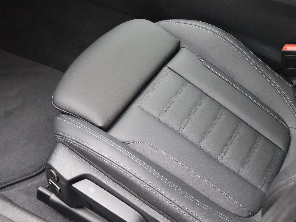 BMW 3-serie 320i uit 2026, foto 11