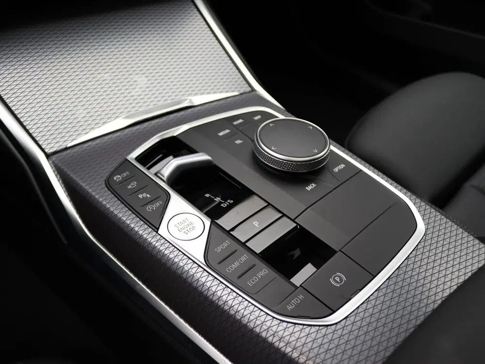 BMW 3-serie 320i uit 2026, foto 13