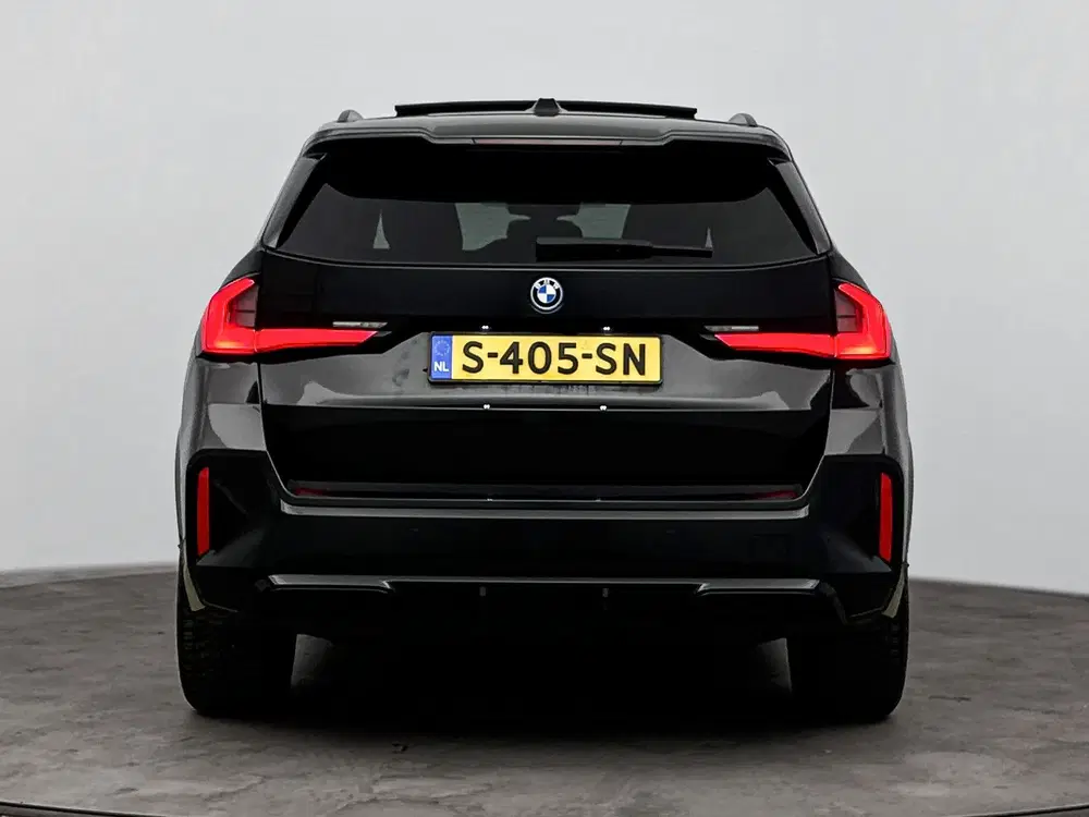 BMW iX1 xDrive30 M Sport uit 2023, foto 3