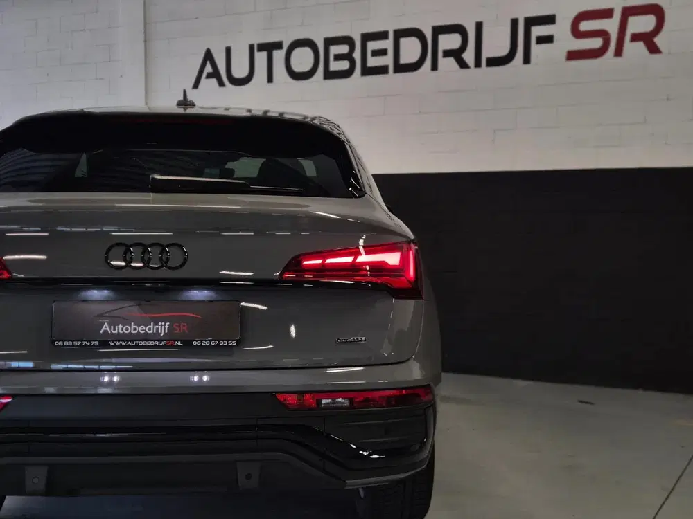 Audi Q5 50 TFSI e S edition Competition Pano Elec uit 2024, foto 11