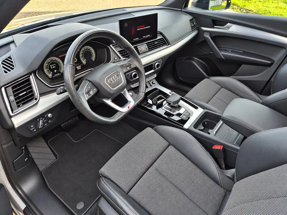 Audi Q5 50 TFSI e S edition Competition Pano Elec uit 2024, foto 12