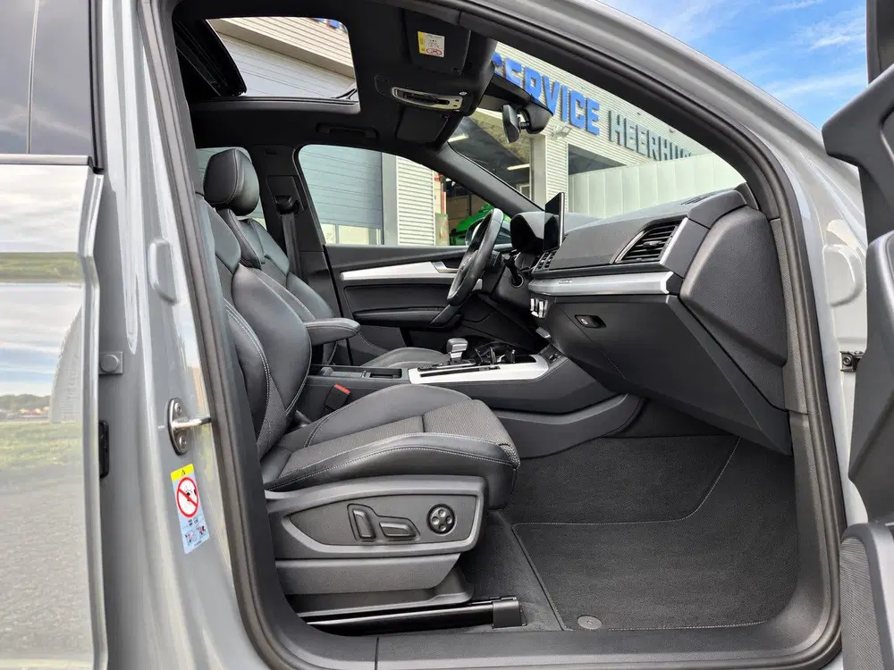 Audi Q5 50 TFSI e S edition Competition Pano Elec uit 2024, foto 13
