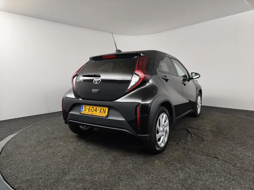 Toyota Aygo X 1.0 VVT-i MT first uit 2023, foto 2