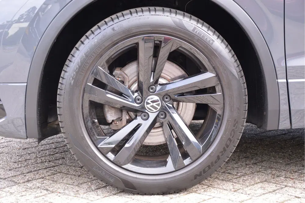 Volkswagen Tiguan 1.4 TSI eHybrid R-Line Business BLACK STYL uit 2021, foto 6