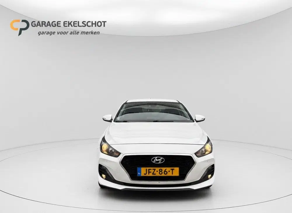 Hyundai i30 1.0 T-GDI Fastback Premium uit 2020, foto 11