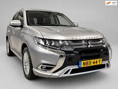 Mitsubishi Outlander 2.4 PHEV Intense+ Schuifdak uit 2021