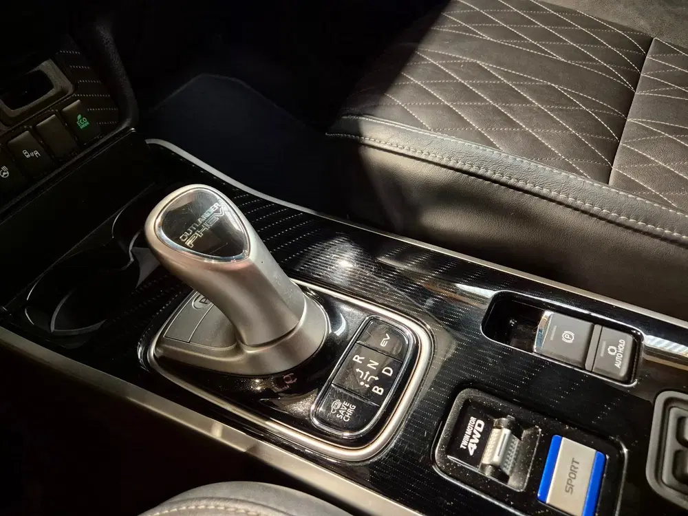 Mitsubishi Outlander 2.4 PHEV Intense+ Schuifdak uit 2021, foto 10