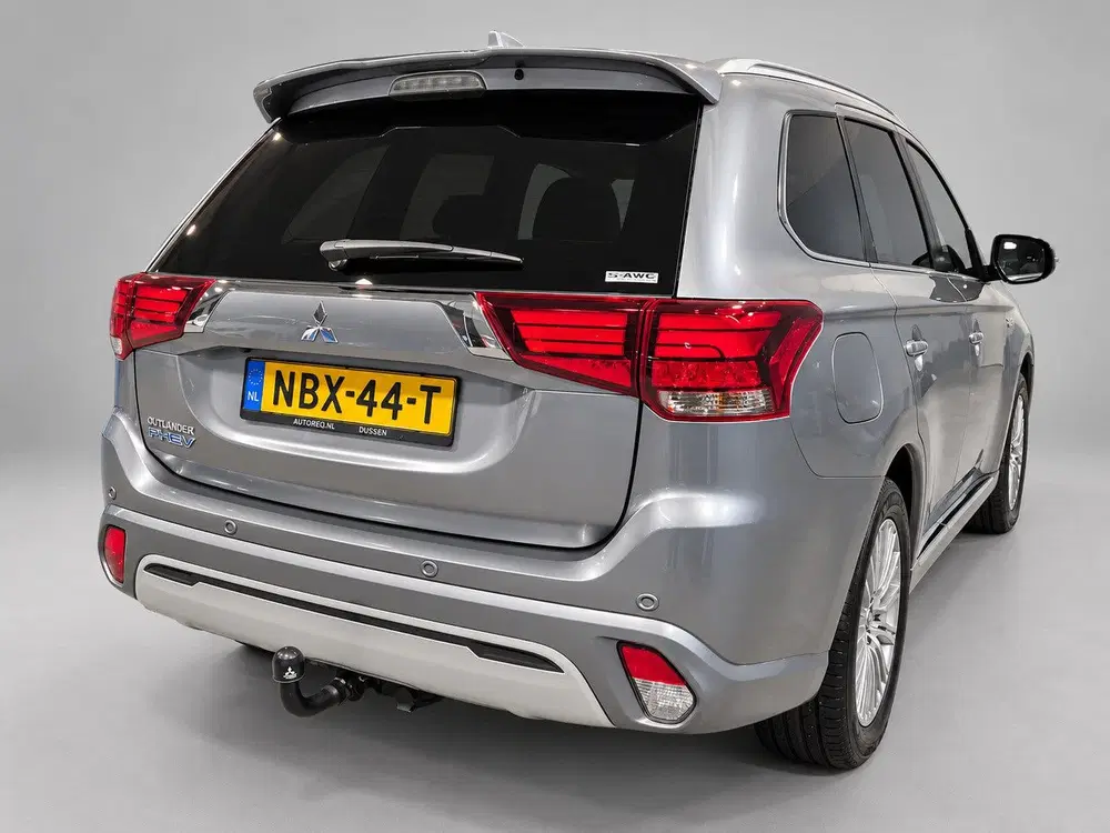 Mitsubishi Outlander 2.4 PHEV Intense+ Schuifdak uit 2021, foto 3