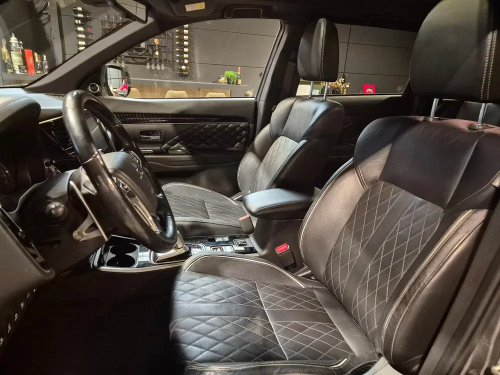 Mitsubishi Outlander 2.4 PHEV Intense+ Schuifdak uit 2021, foto 8