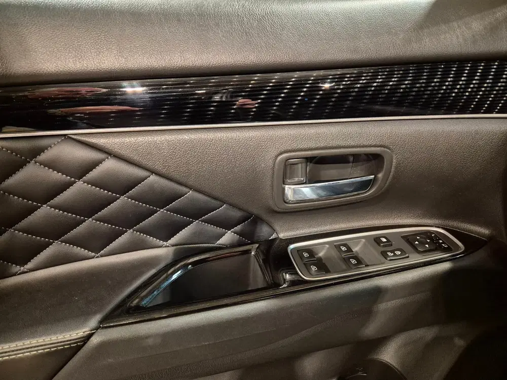 Mitsubishi Outlander 2.4 PHEV Intense+ Schuifdak uit 2021, foto 9