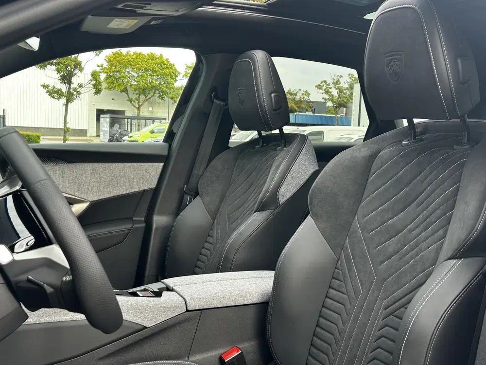 Peugeot 3008 1.2 Hybrid 145 GT uit 2026, foto 9