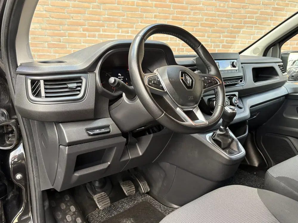Renault Trafic 2.0dCi 130PK Lang uit 2022, foto 2