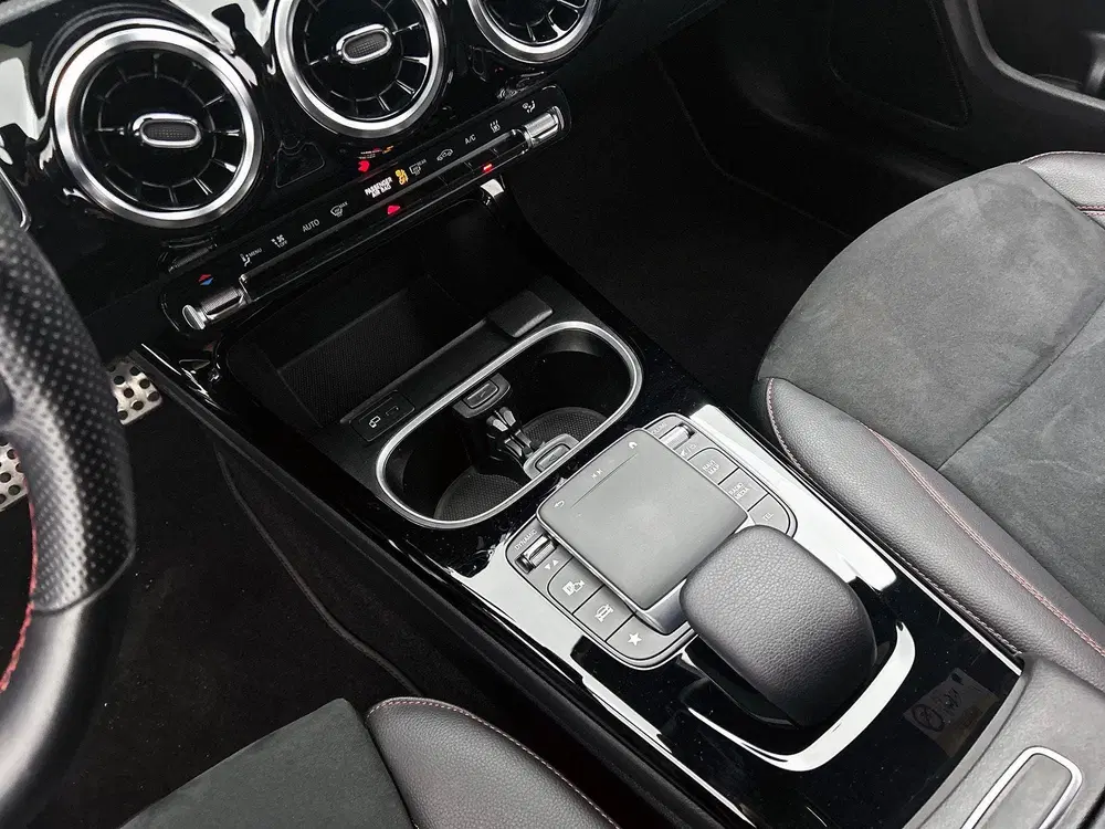 Mercedes-Benz CLA 250 e AMG Line WIDE uit 2023, foto 14