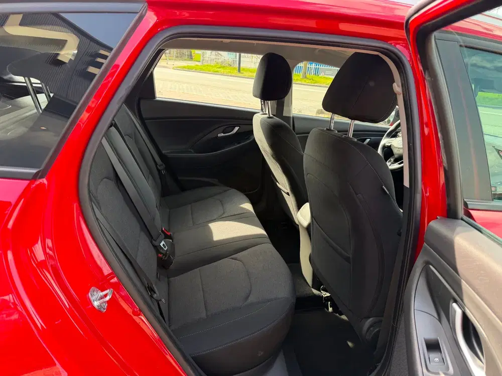 Hyundai i30 1.0 T-GDi MHEV Comfort Cruise uit 2022, foto 10