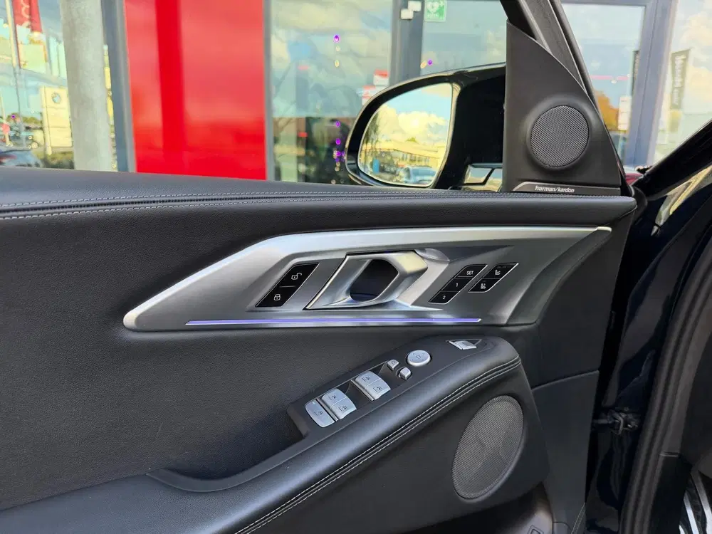 BMW XM PHEV 4.4 V8 30 kWh Vol uit 2025, foto 15