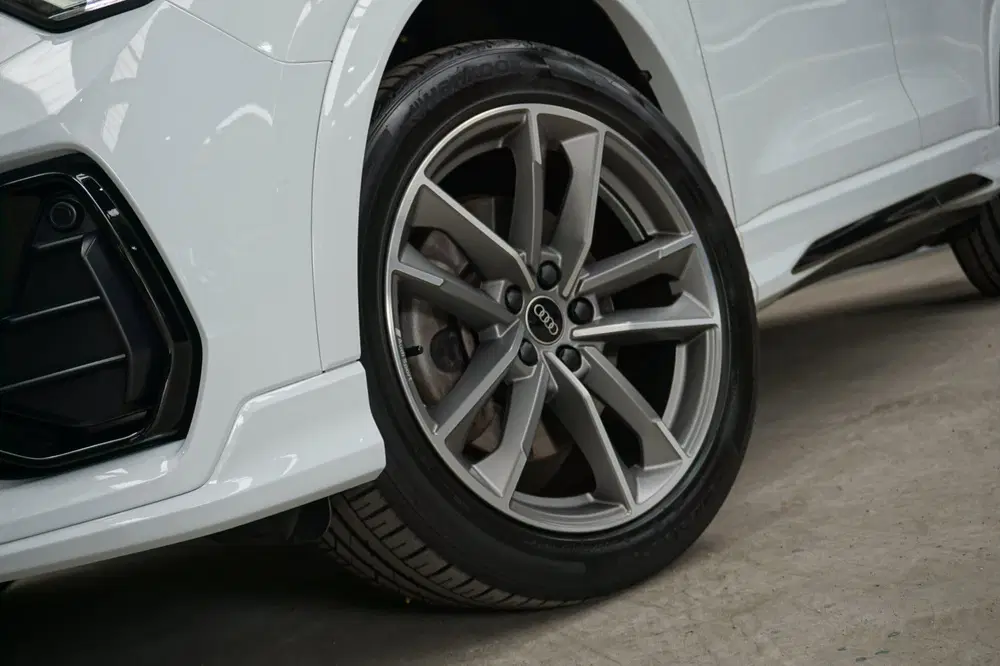 Audi Q3 45 TFSIe S-Line Black Ed. Panodak uit 2021, foto 10