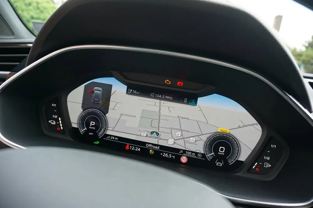 Audi Q3 45 TFSIe S-Line Black Ed. Panodak uit 2021, foto 15