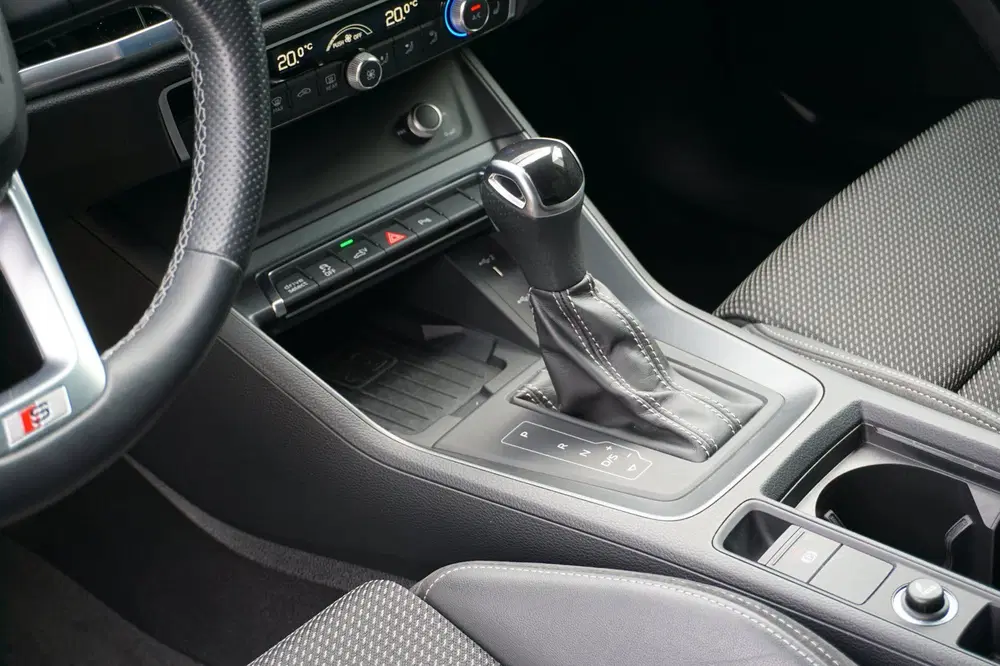 Audi Q3 45 TFSIe S-Line Black Ed. Panodak uit 2021, foto 6