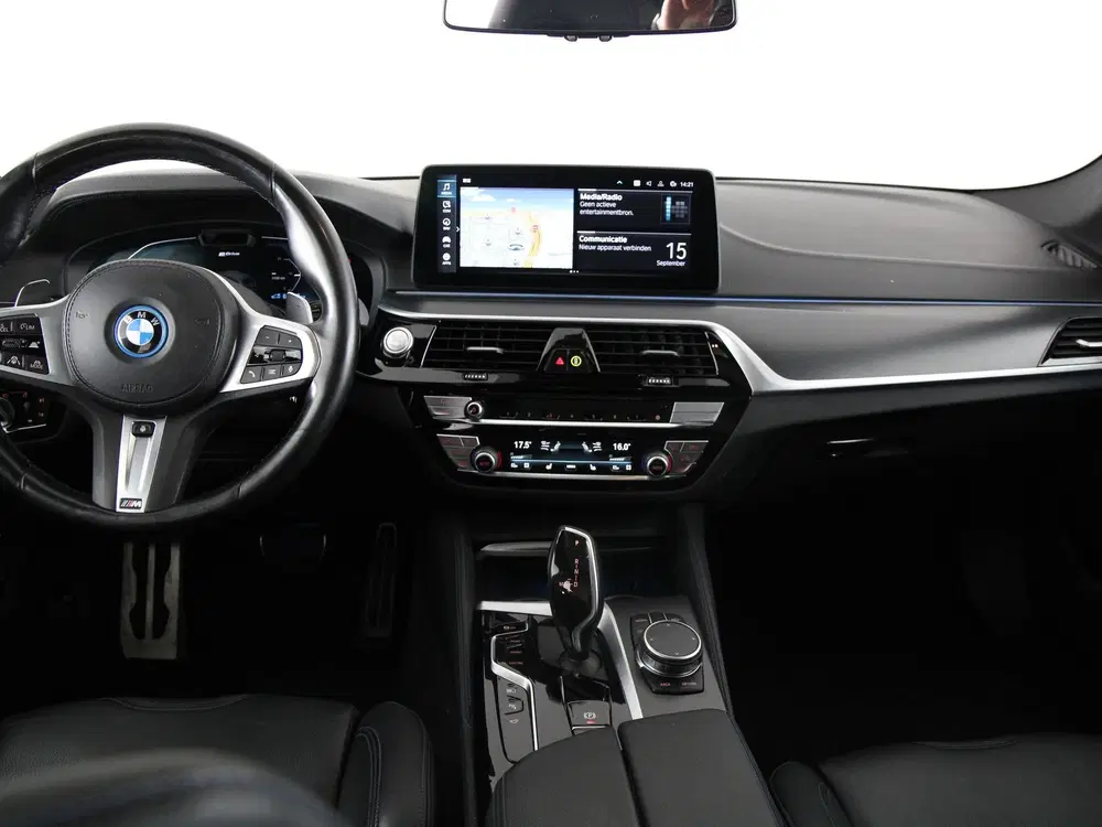 BMW 5-serie 530e Touring xDrive M-Sport Pro (bj 2023) uit 2023, foto 13