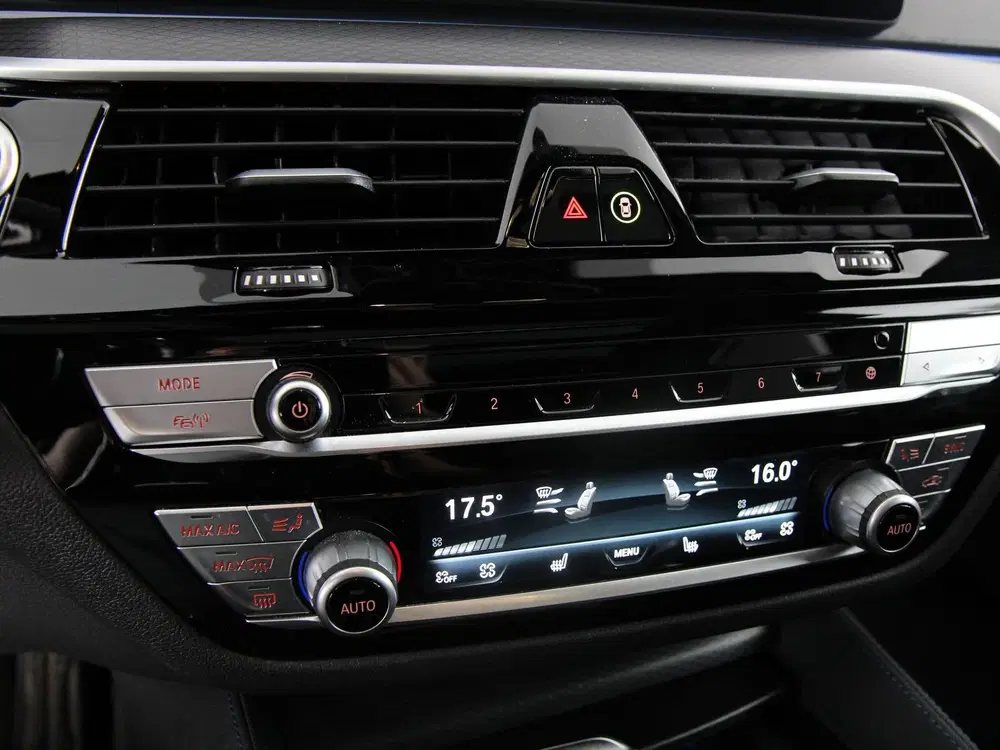 BMW 5-serie 530e Touring xDrive M-Sport Pro (bj 2023) uit 2023, foto 14