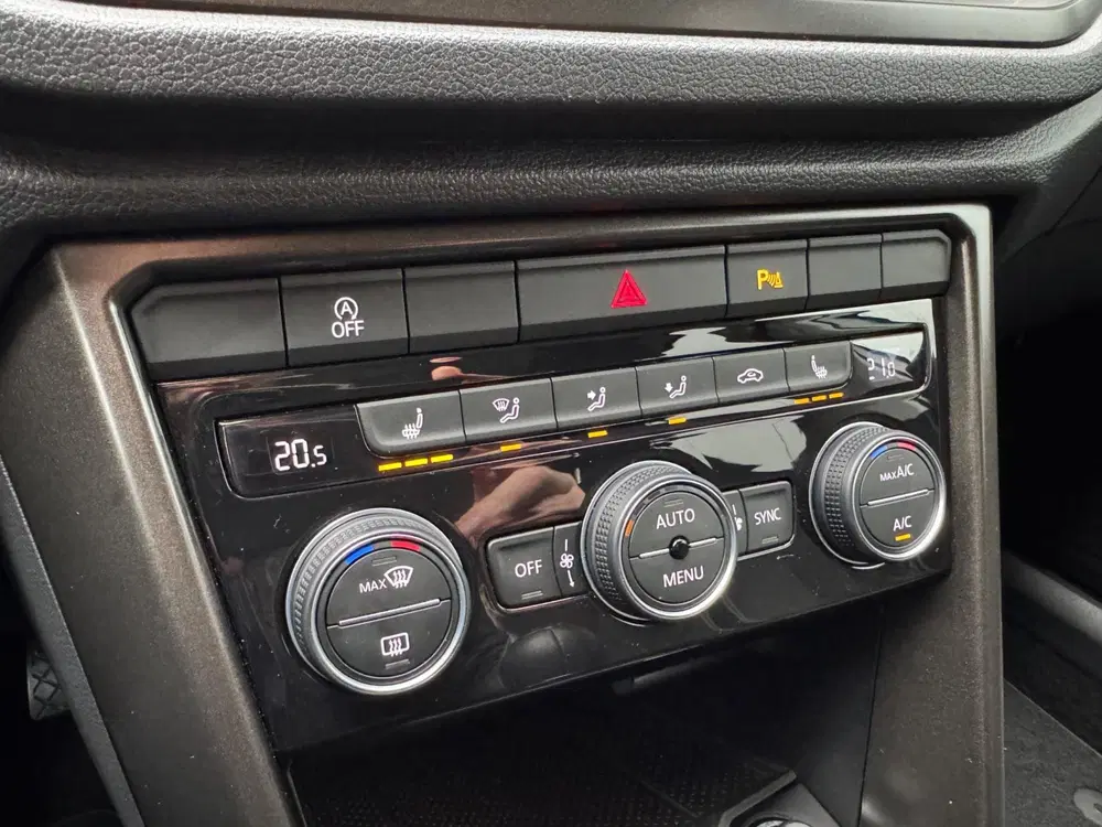 Volkswagen T-Roc 1.5 TSI Sport Business R Navi uit 2019, foto 12
