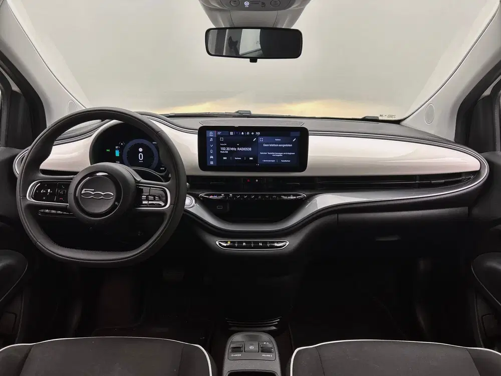 Fiat 500 Urban 24 kWh uit 2023, foto 2