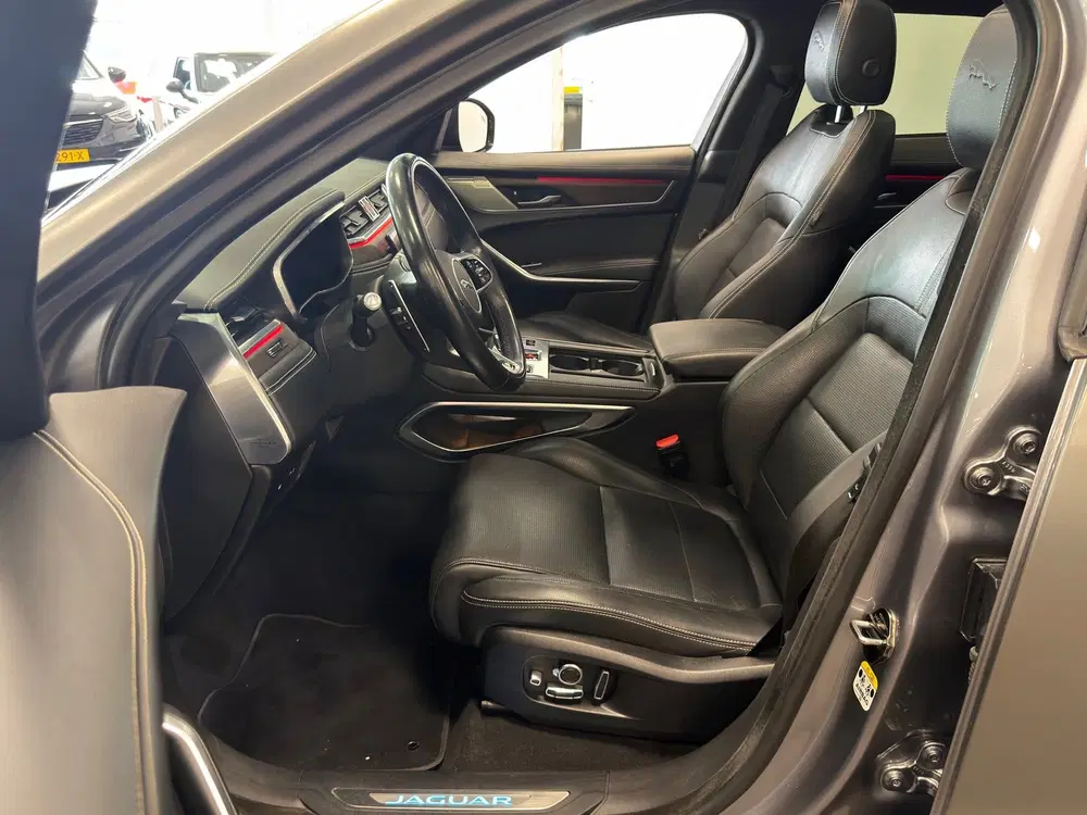 Jaguar F-Pace 2.0 P400e PHEV uit 2021, foto 11