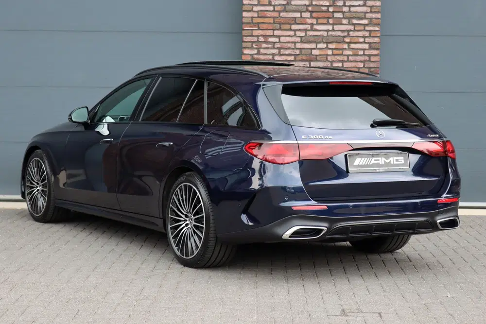 Mercedes-Benz E-Klasse 220 d AMG Line uit 2026, foto 5