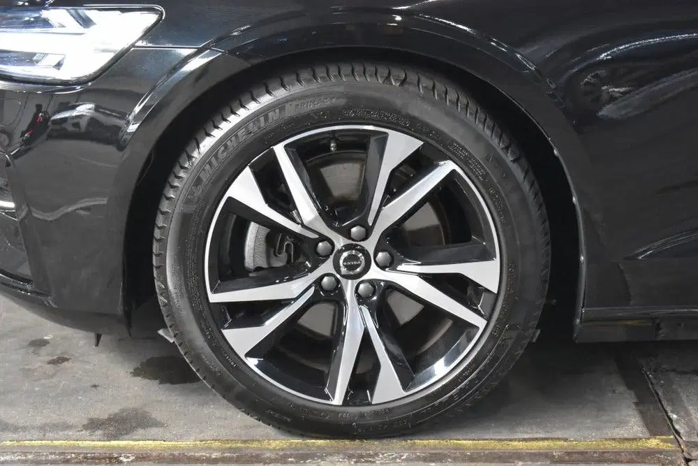 Volvo V60 B4 197PK Plus Dark uit 2024, foto 5