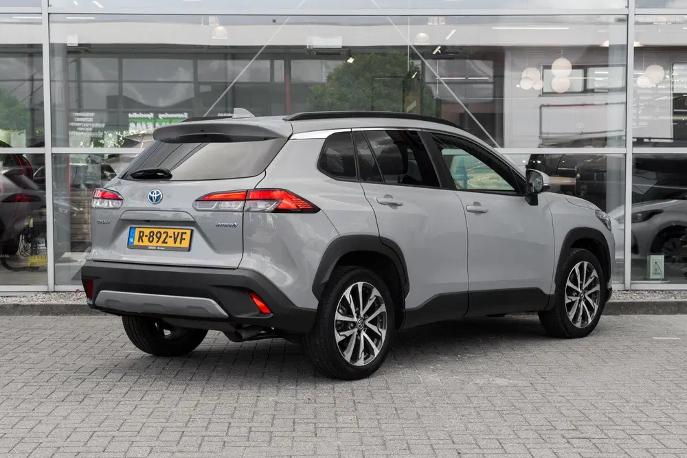 Toyota Corolla Cross 2.0 High Power Hybrid First Edition uit 2022, foto 2