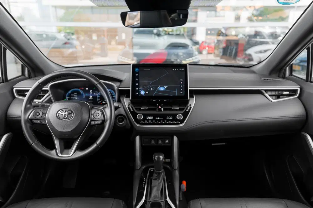 Toyota Corolla Cross 2.0 High Power Hybrid First Edition uit 2022, foto 4