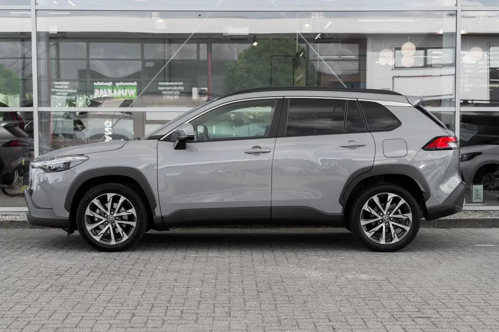 Toyota Corolla Cross 2.0 High Power Hybrid First Edition uit 2022, foto 9