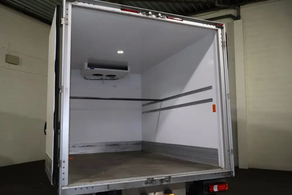 Iveco Daily Automaat Koelwagen Bakwagen met Laadklep uit 2024, foto 12