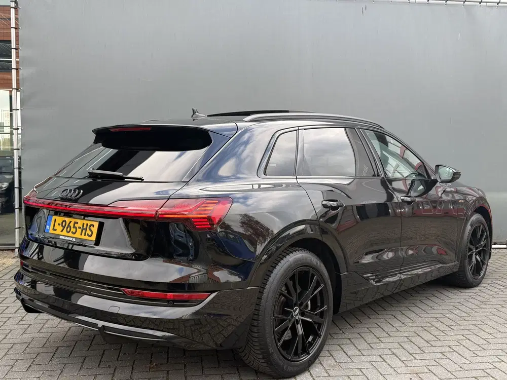 Audi e-tron BWJ 2021 50 313 PK quattro S edition 71 kW uit 2021, foto 2