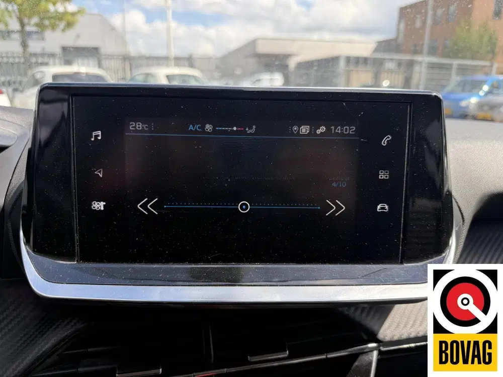 Peugeot 208 1.2 PureTech Blue Lease Allure uit 2020, foto 13