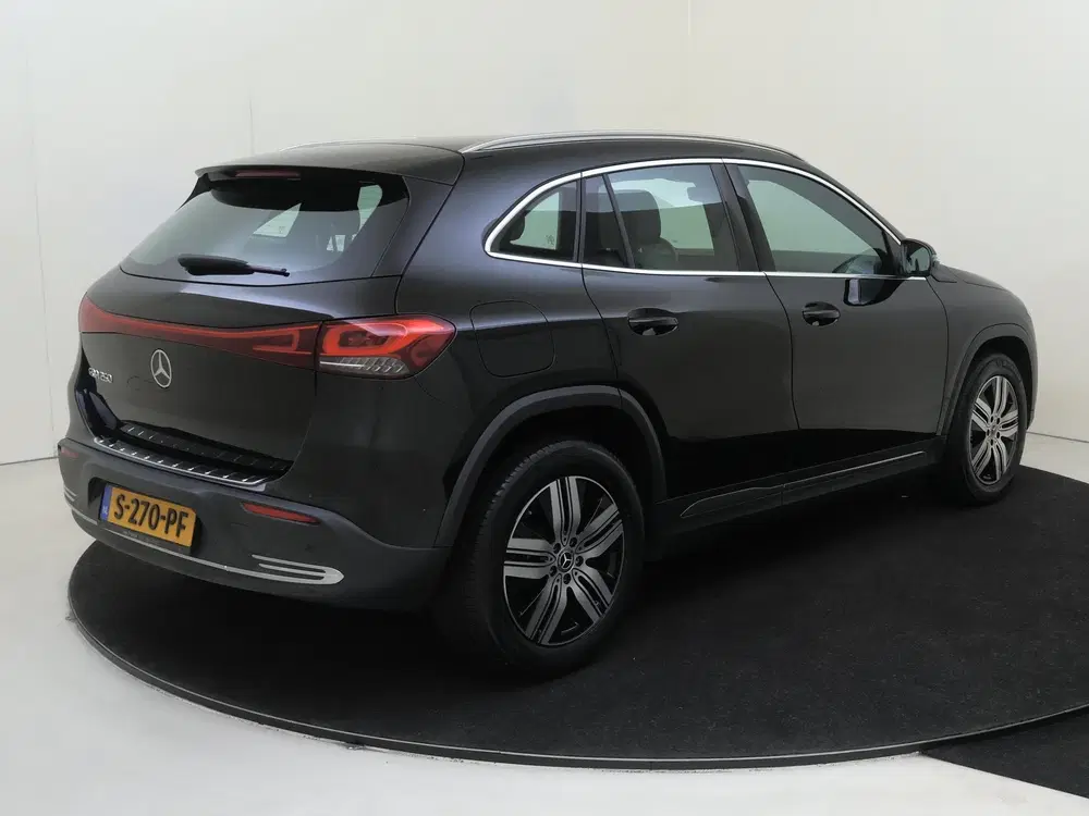 Mercedes-Benz EQA 250 Luxury Line 67 kWh uit 2022, foto 4