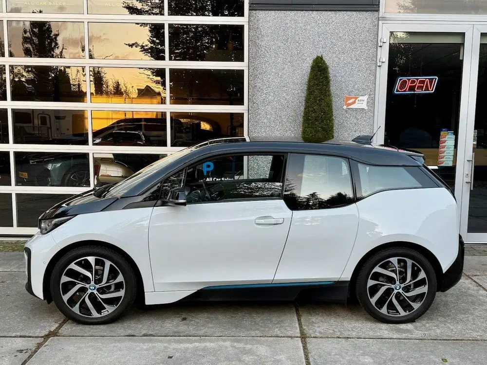 BMW i3 Basis 120Ah 42 kWh uit 2022, foto 4