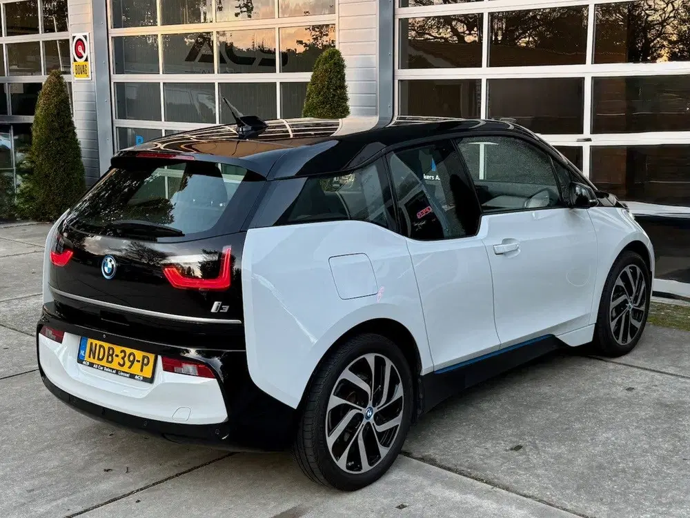 BMW i3 Basis 120Ah 42 kWh uit 2022, foto 5